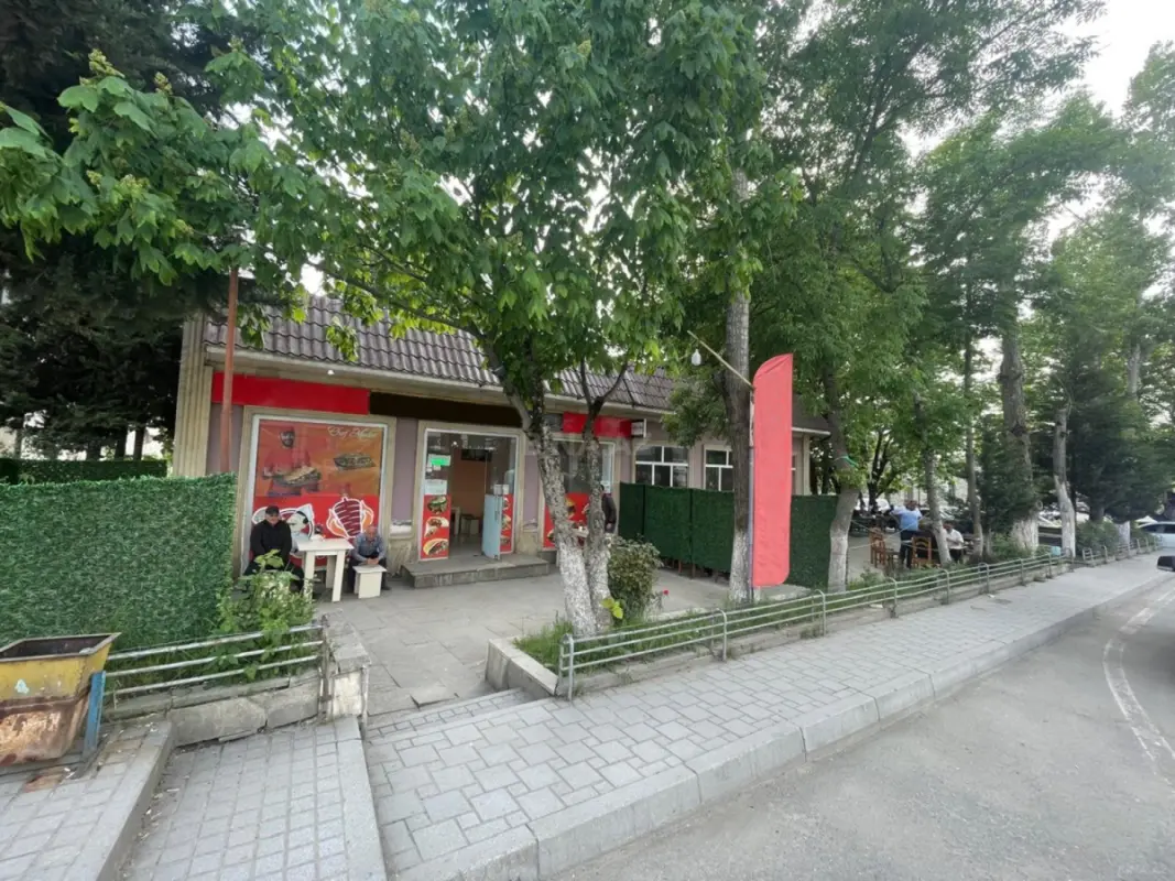 Satılır obyekt 140 m²