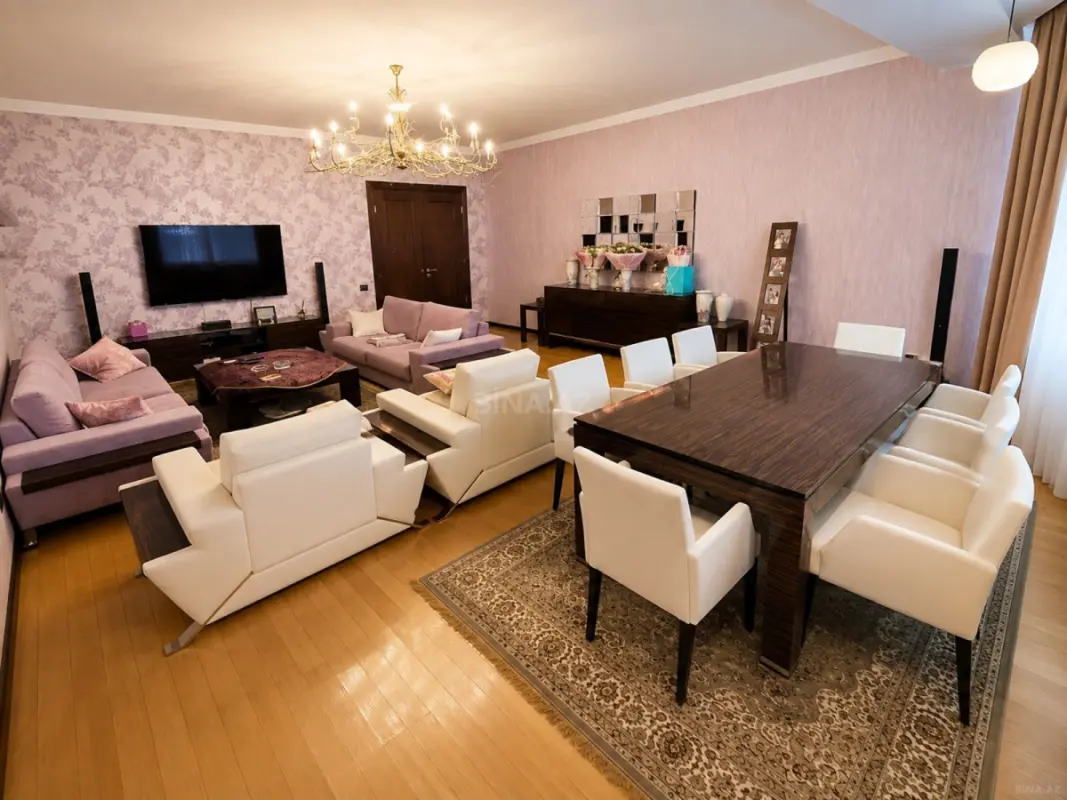 Satılır 4 otaqlı mənzil 195 m²