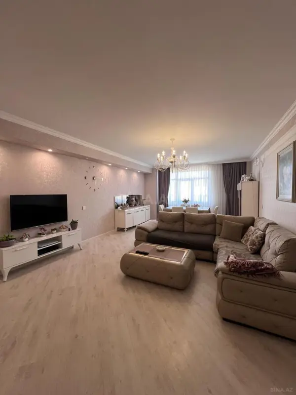 Satılır 3 otaqlı mənzil 163 m²