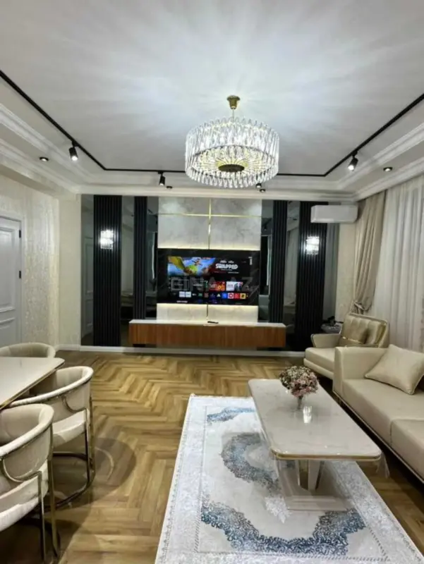 Satılır 3 otaqlı mənzil 145 m²