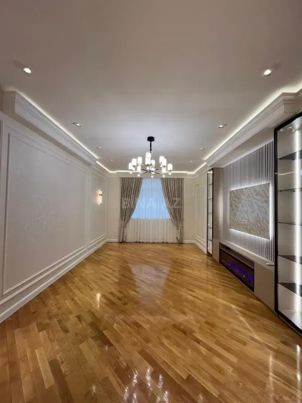 Satılır 4 otaqlı mənzil 172 m²