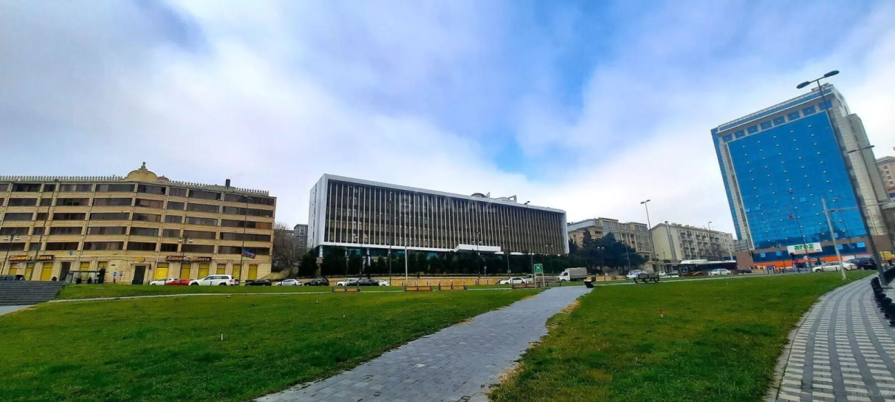 Satılır 4 otaqlı mənzil 80 m²