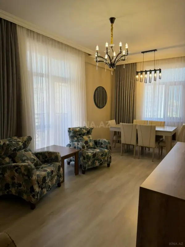 Kirayə verilir 2 otaqlı mənzil 75 m²