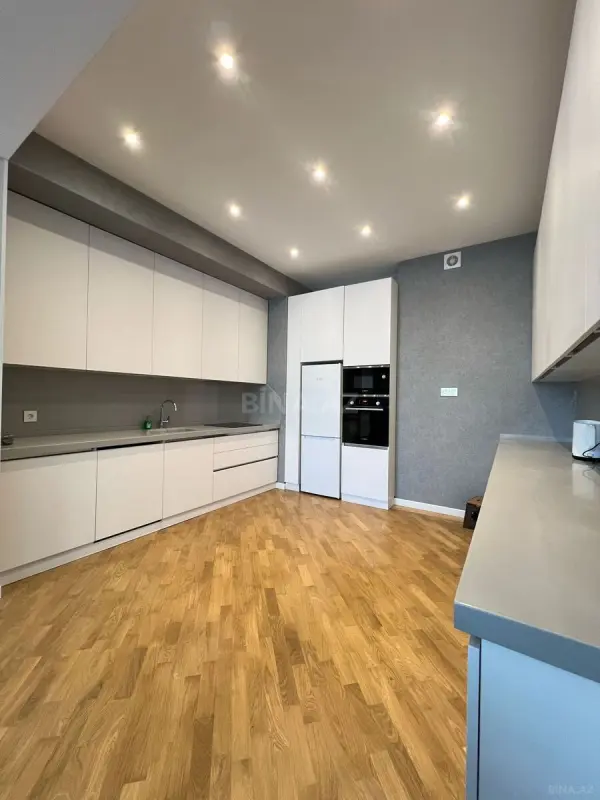 Kirayə verilir 3 otaqlı mənzil 130 m²