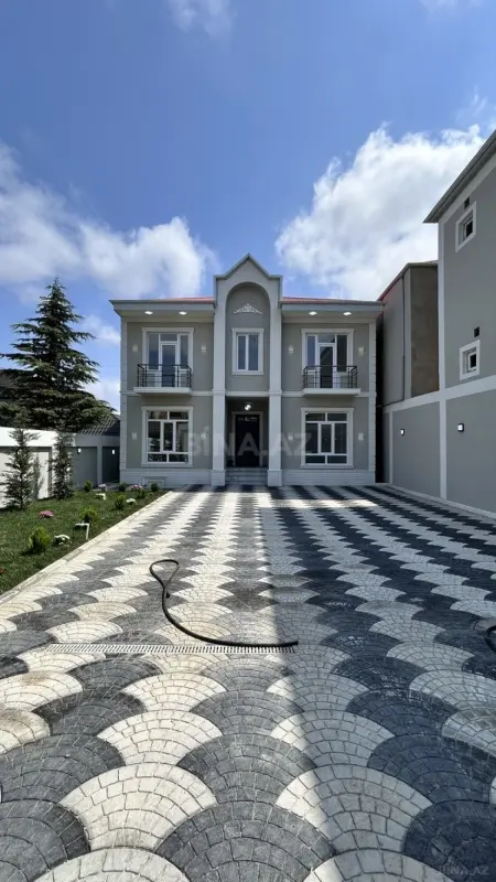 Satılır 5 otaqlı həyət evi 220 m²