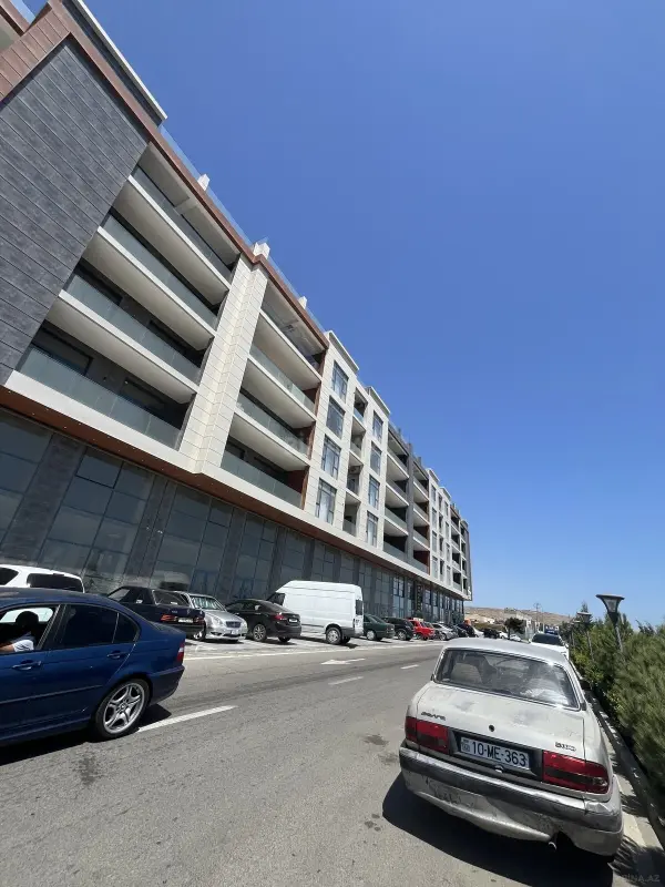 Satılır 3 otaqlı mənzil 169 m²