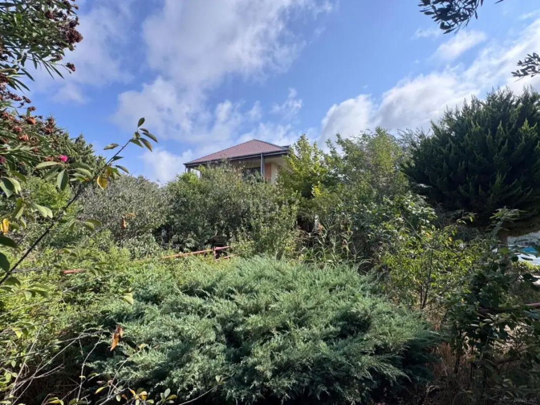 Satılır 4 otaqlı həyət evi 265 m²