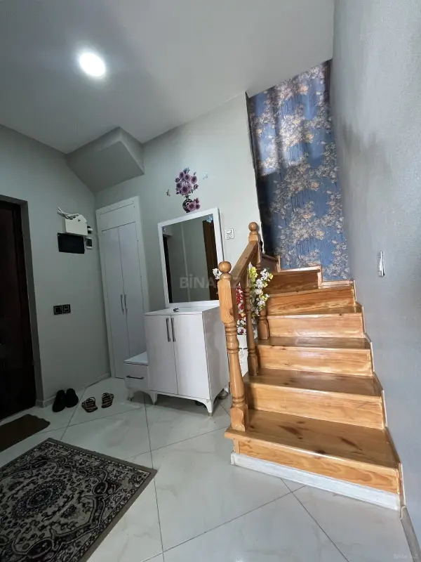 Satılır 5 otaqlı mənzil 105 m²