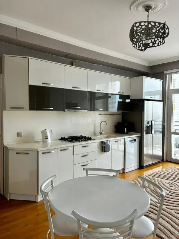 Satılır 3 otaqlı mənzil 126 m²