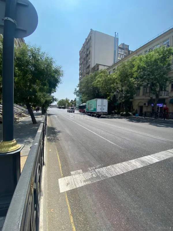 Satılır obyekt 90 m²