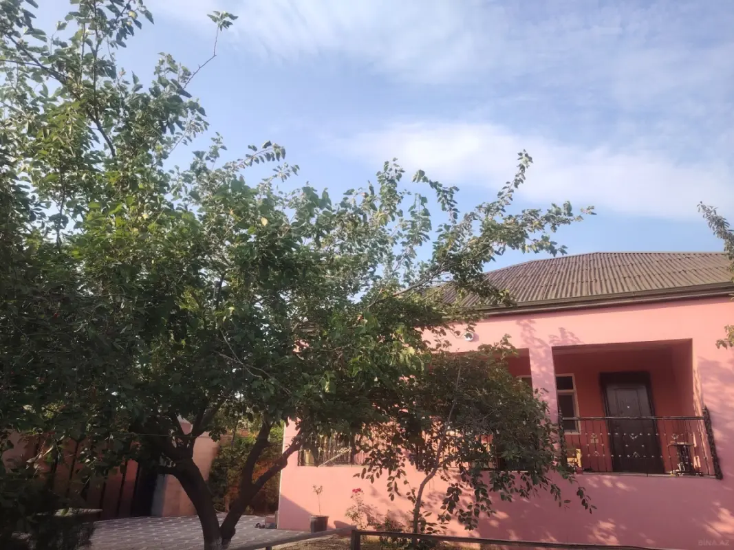Satılır 4 otaqlı həyət evi 180 m²
