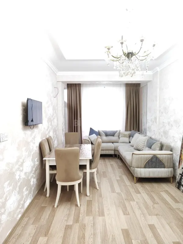 Satılır 2 otaqlı mənzil 72 m²