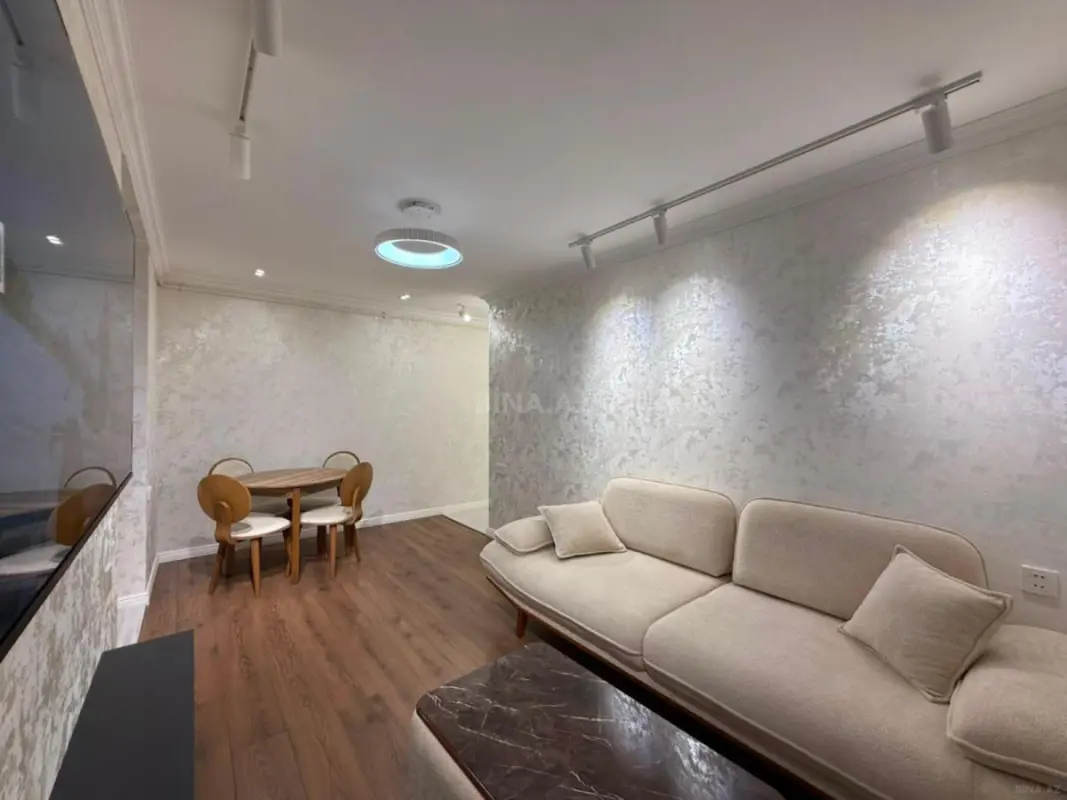 Satılır 2 otaqlı mənzil 65 m²