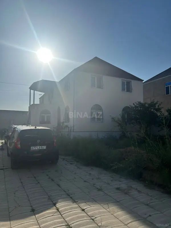 Satılır 5 otaqlı həyət evi 210 m²