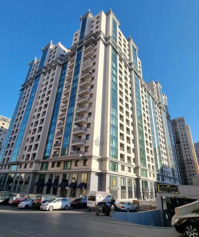 Satılır 3 otaqlı mənzil 140 m²