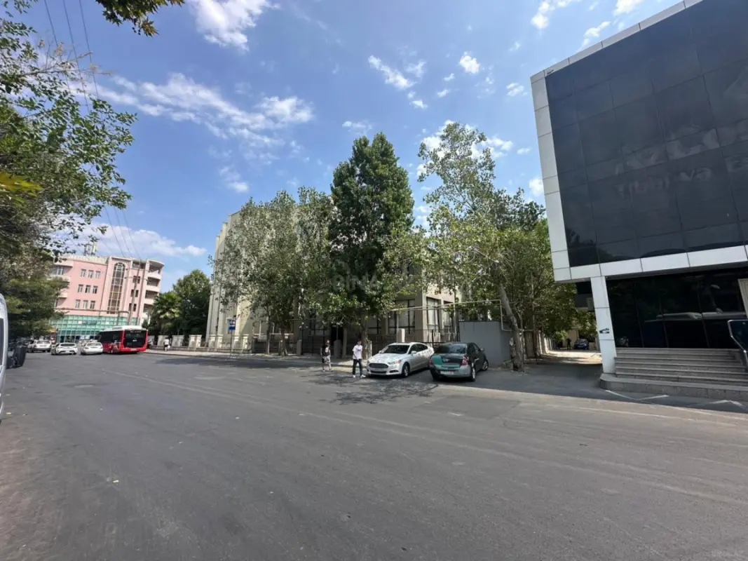 Kirayə verilir obyekt 363 m²