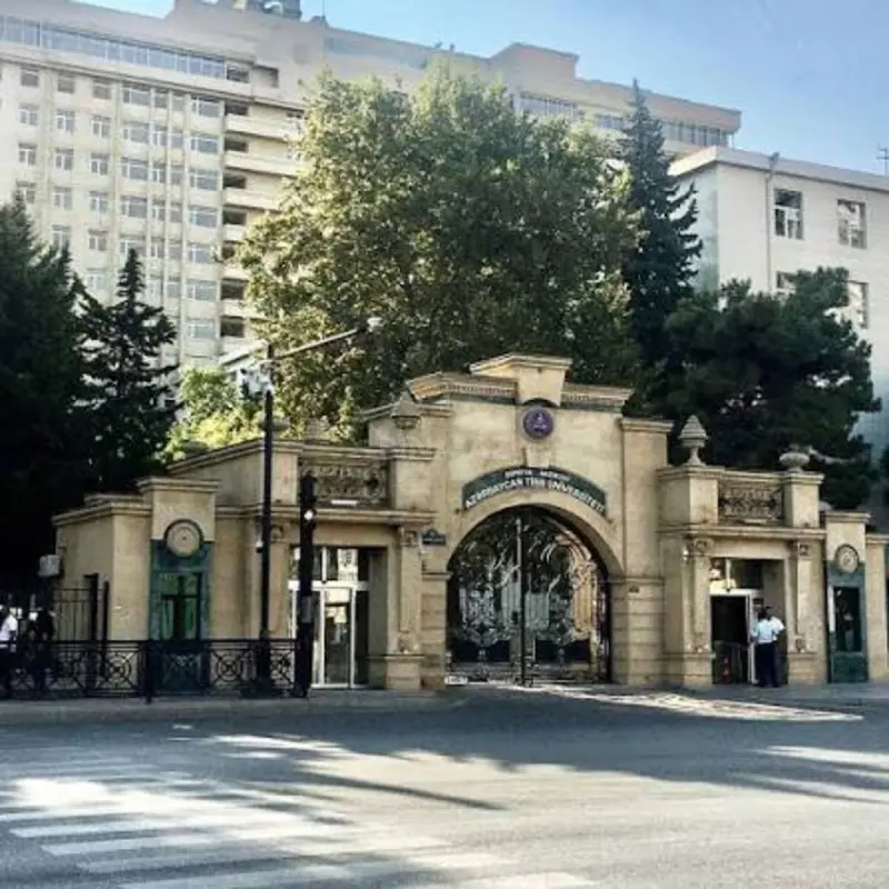 Kirayə verilir 2 otaqlı mənzil 90 m²