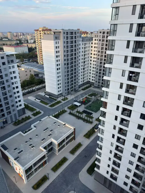 Satılır 3 otaqlı mənzil 77 m²