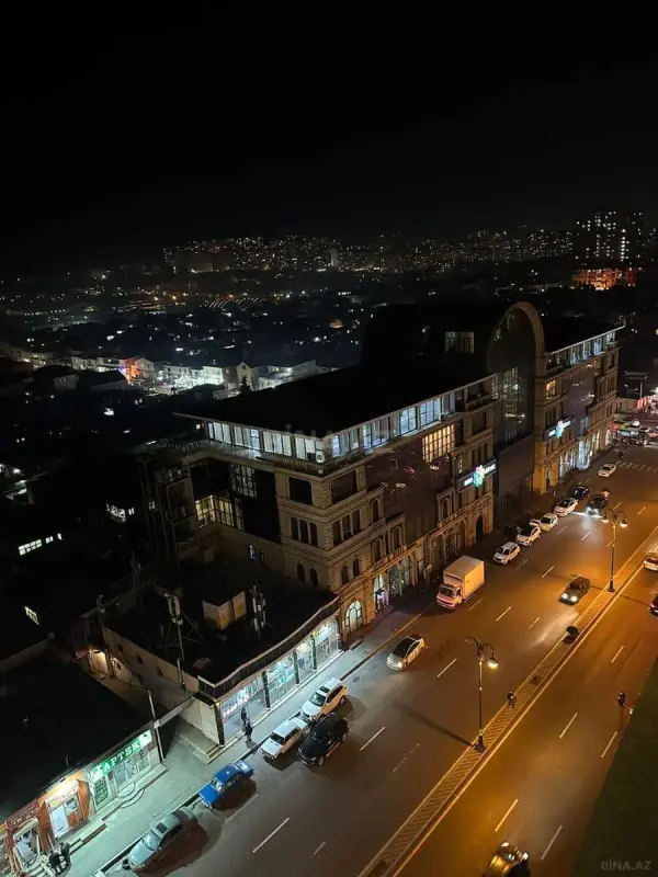 Satılır 4 otaqlı mənzil 150 m²
