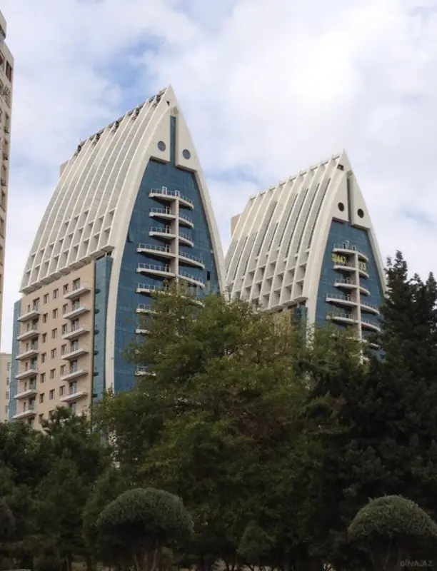 Satılır 3 otaqlı mənzil 148 m²