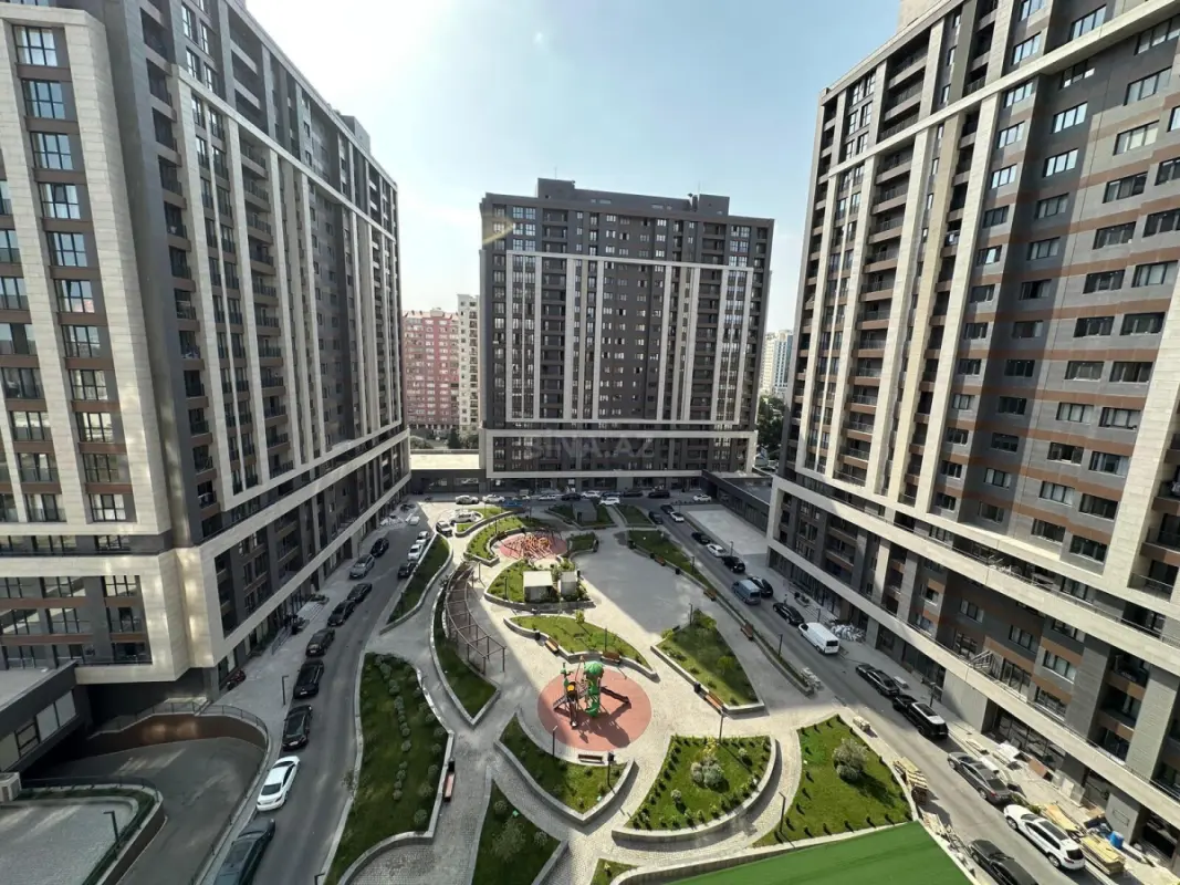 Satılır 2 otaqlı mənzil 67 m²