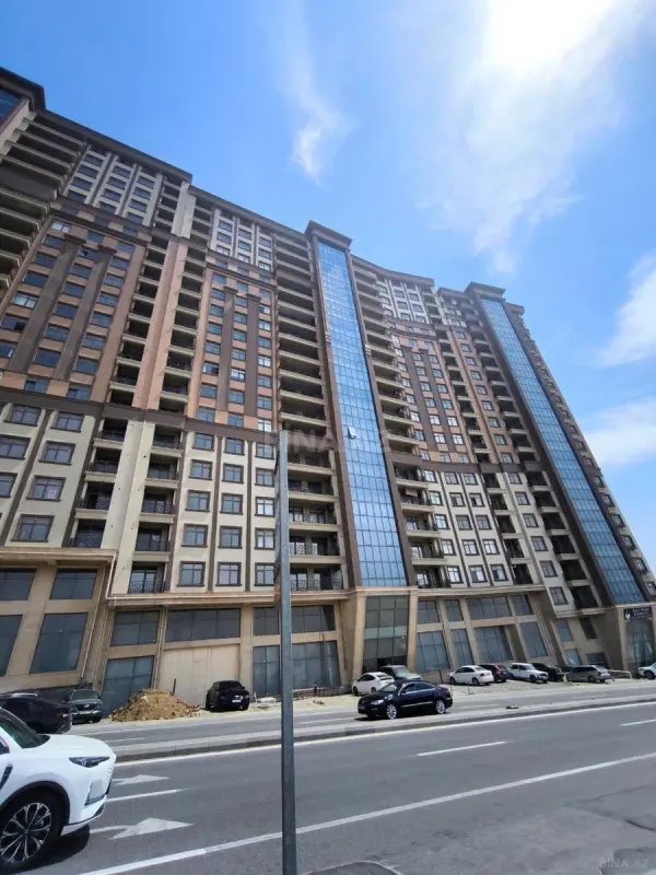 Satılır 3 otaqlı mənzil 140 m²
