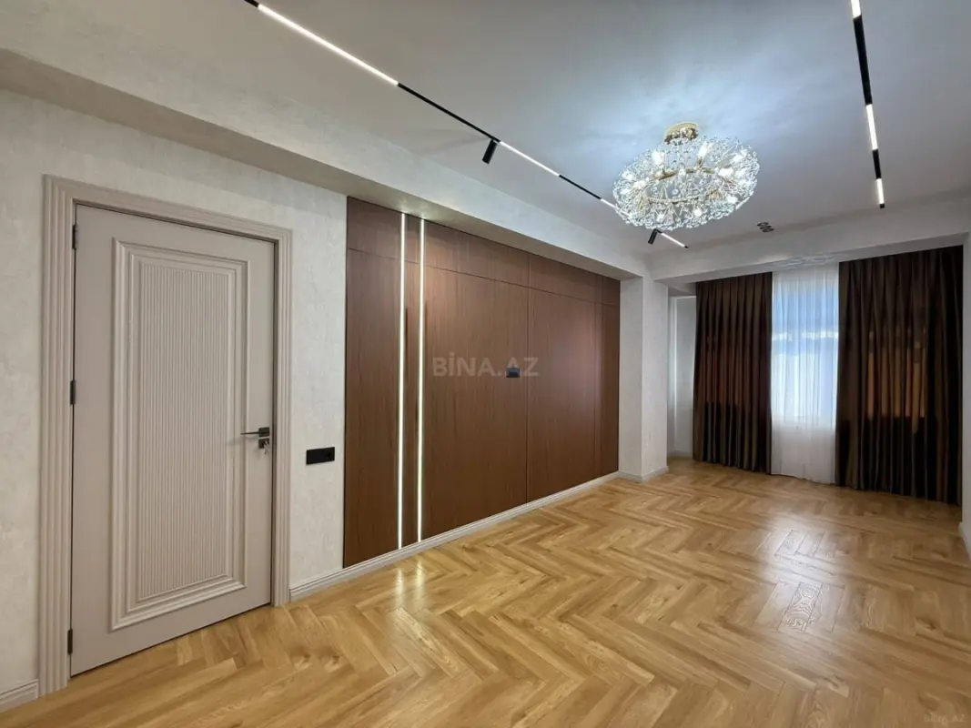 Satılır 2 otaqlı mənzil 76 m²