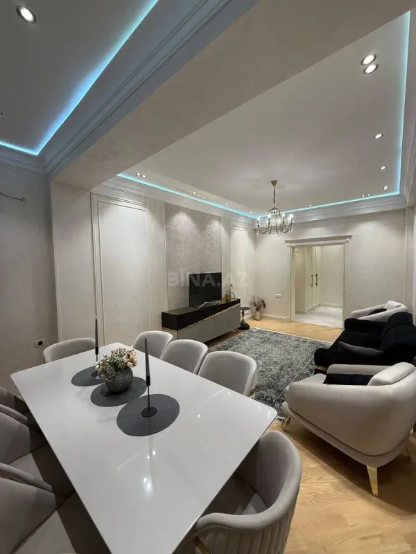Satılır 4 otaqlı mənzil 125 m²