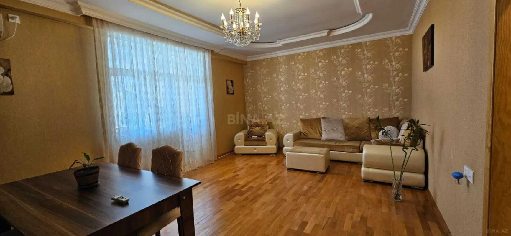 Satılır 2 otaqlı mənzil 98 m²