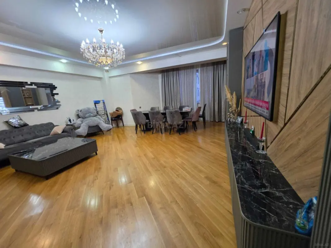 Satılır 3 otaqlı mənzil 175 m²
