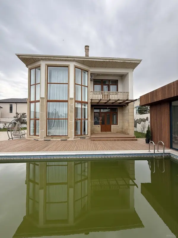 Satılır 6 otaqlı həyət evi 245 m²
