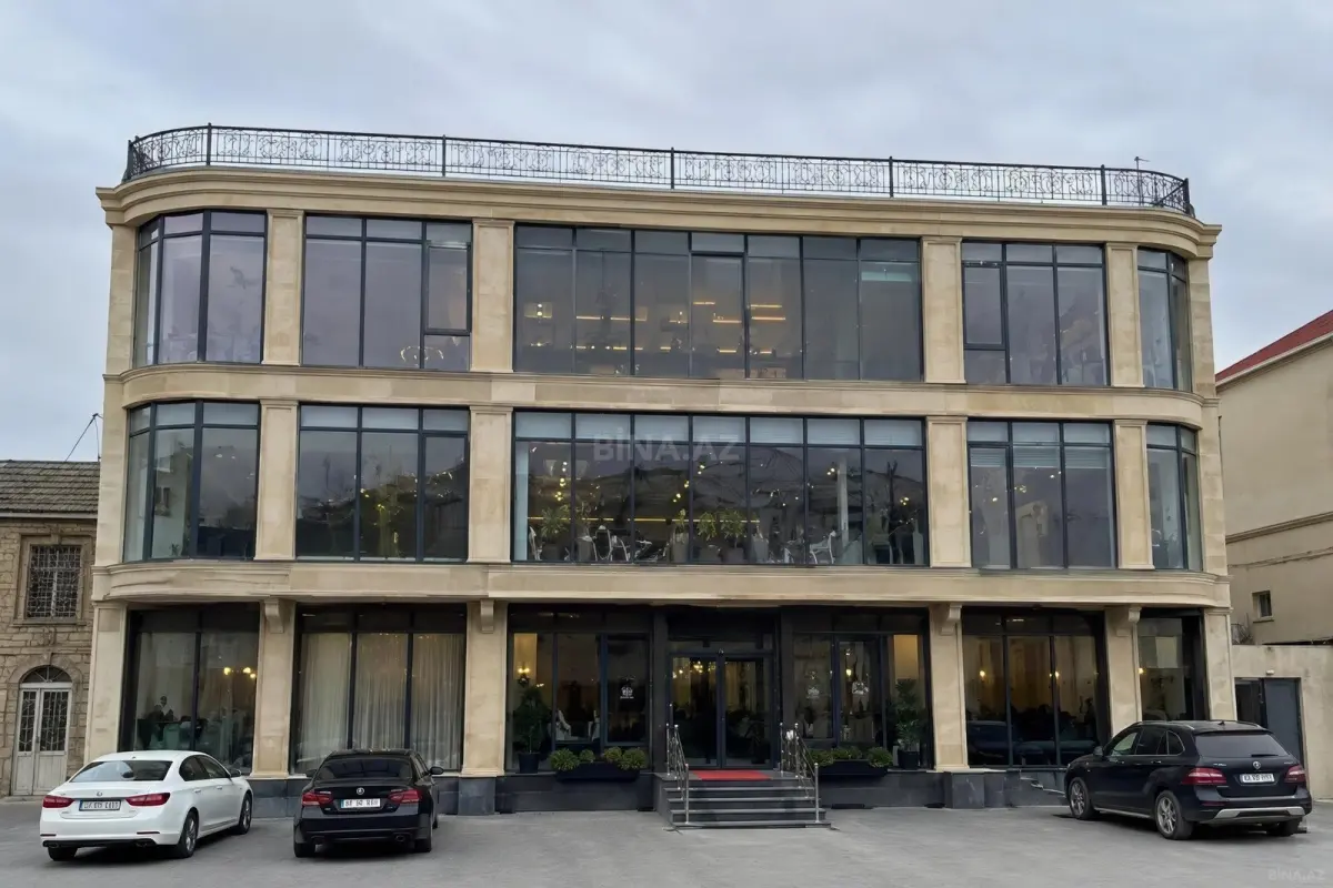 Satılır obyekt 600 m²
