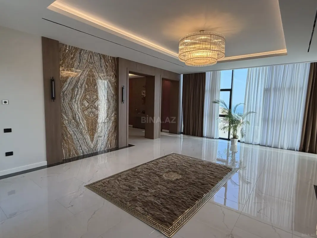 Kirayə verilir 12 otaqlı həyət evi 980 m²
