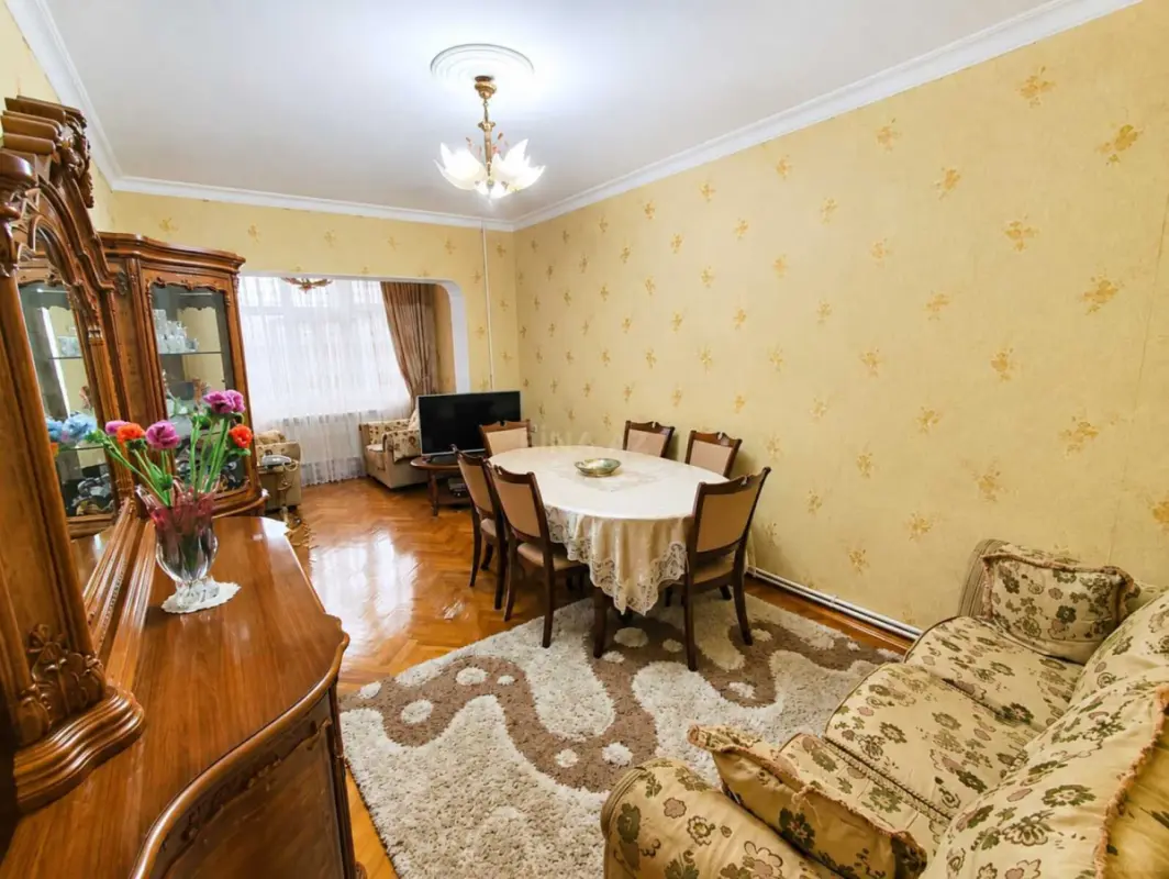 Satılır 4 otaqlı mənzil 100 m²