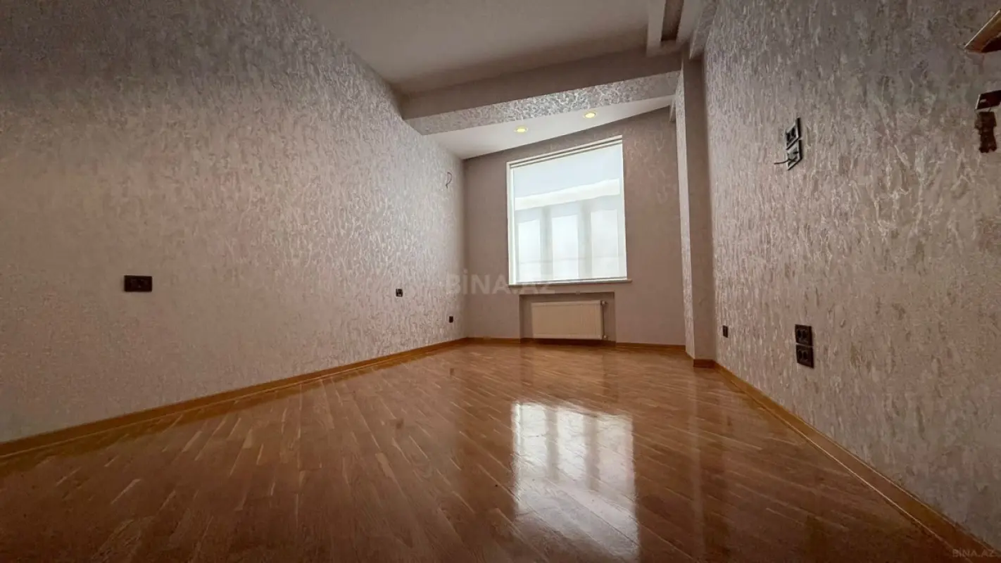 Satılır 3 otaqlı mənzil 105 m²
