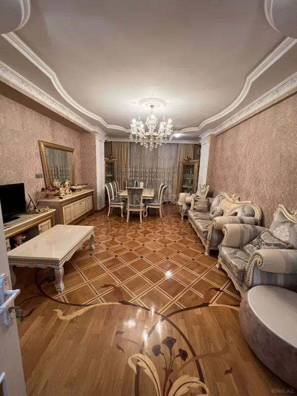 Satılır 4 otaqlı mənzil 160 m²