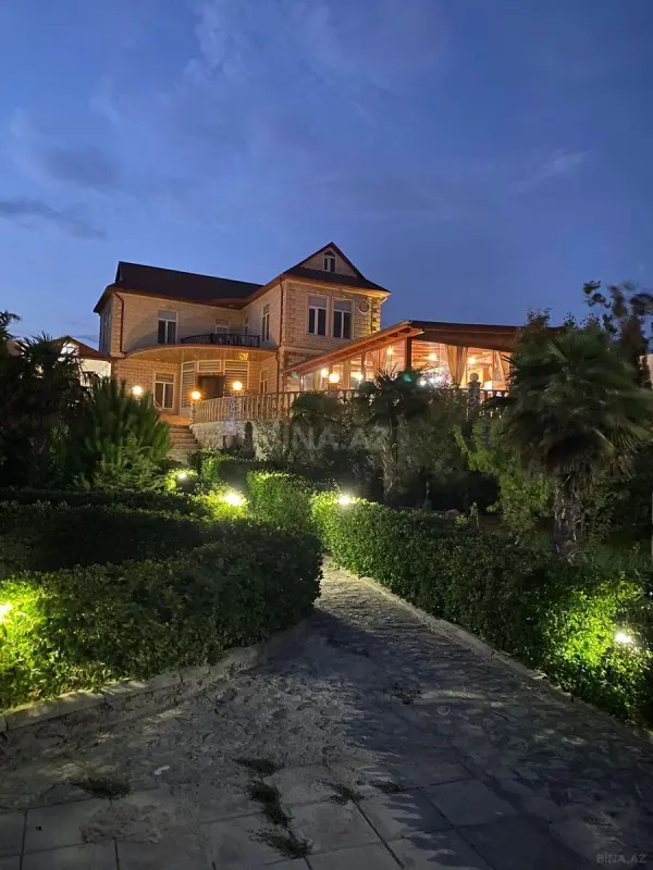Kirayə verilir 6 otaqlı həyət evi 200 m²