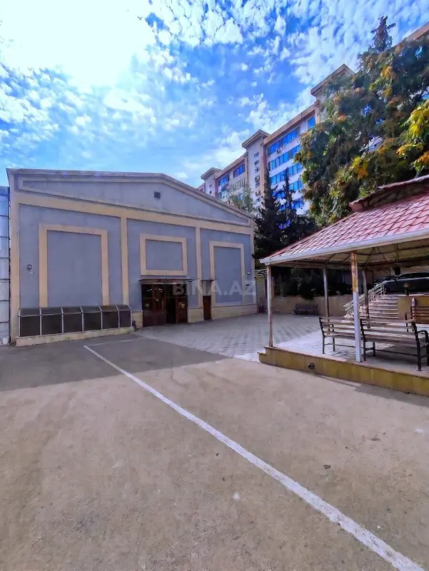 Kirayə verilir obyekt 2400 m²
