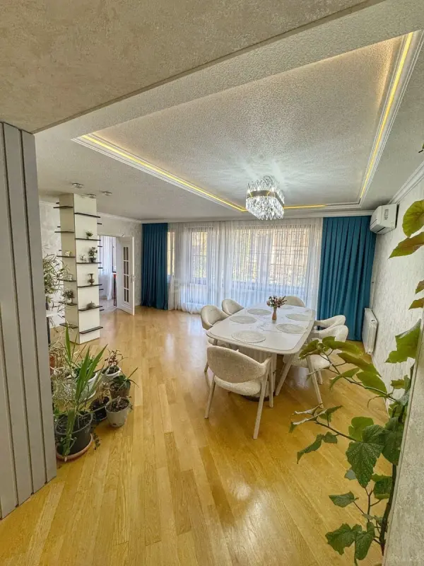 Satılır 4 otaqlı mənzil 168 m²