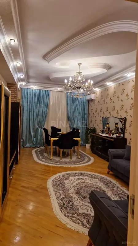 Satılır 4 otaqlı mənzil 125 m²