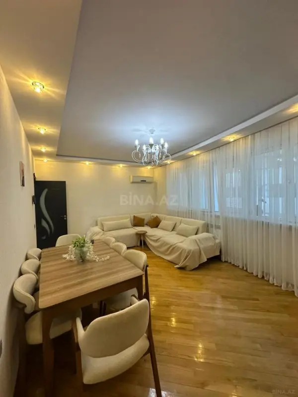 Satılır 4 otaqlı mənzil 145 m²