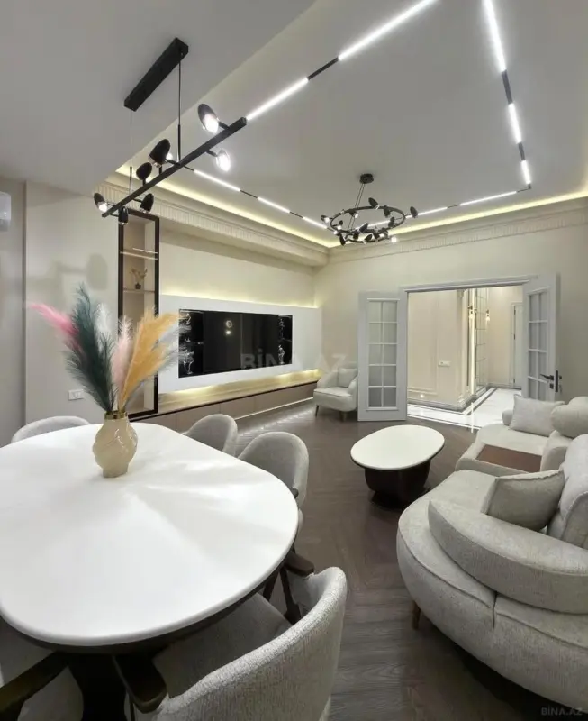Kirayə verilir 3 otaqlı mənzil 140 m²