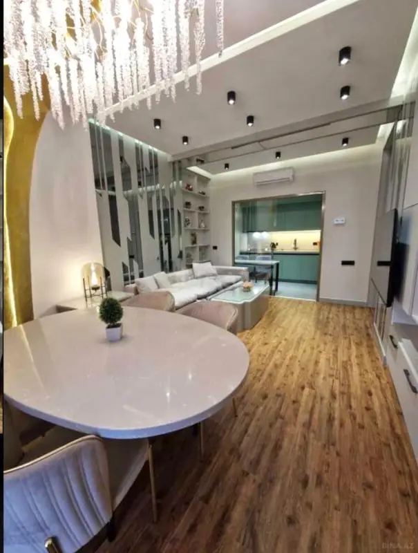 Kirayə verilir 2 otaqlı mənzil 80 m²