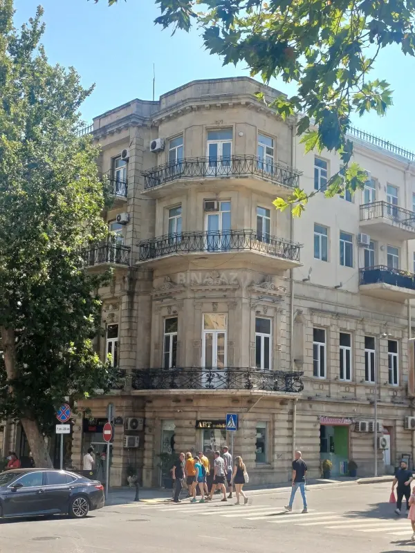 Satılır 2 otaqlı mənzil 75 m²