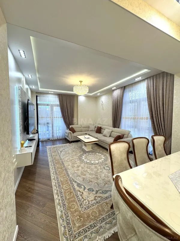 Satılır 4 otaqlı mənzil 130 m²