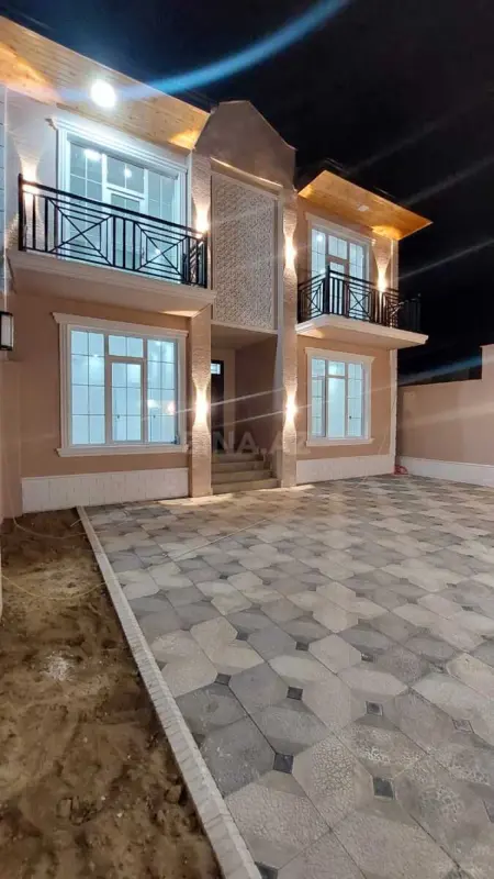 Satılır 5 otaqlı həyət evi 180 m²