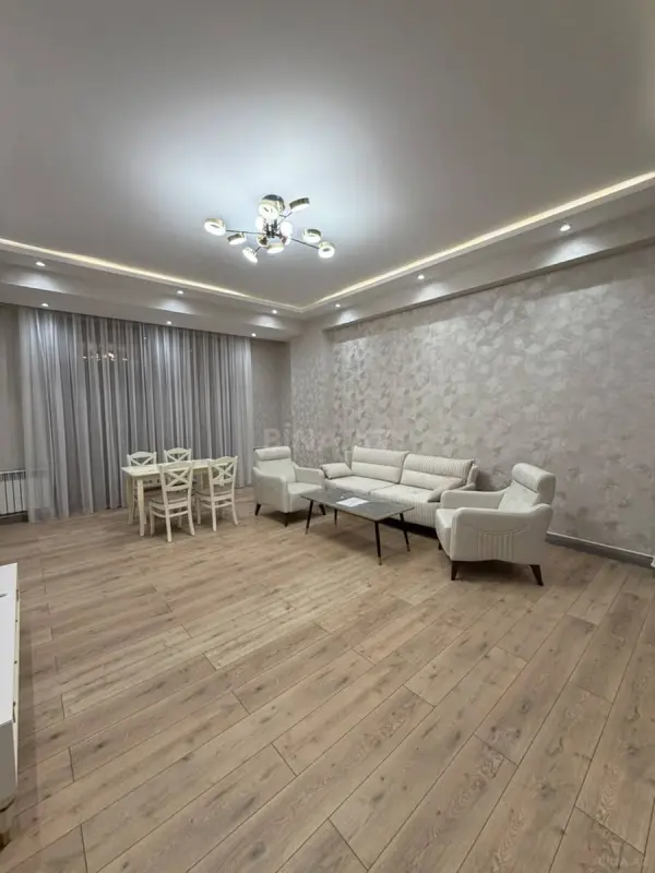 Kirayə verilir 2 otaqlı mənzil 91 m²