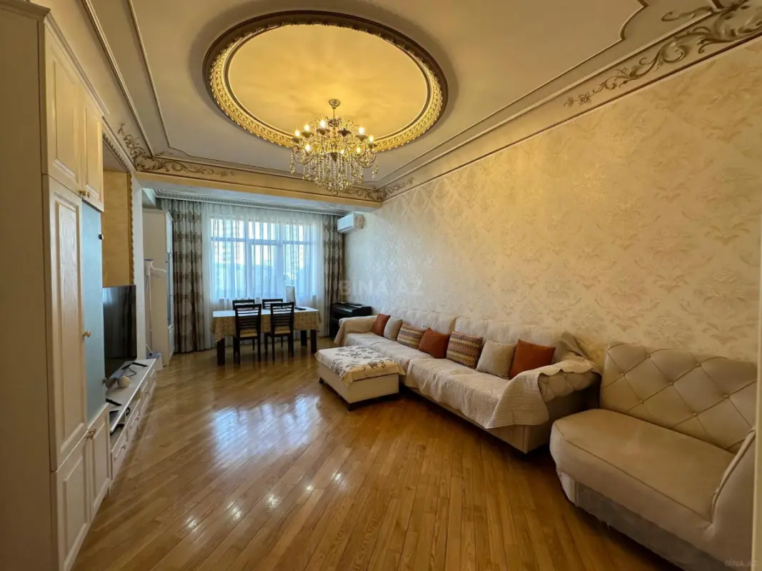 Satılır 4 otaqlı mənzil 144 m²
