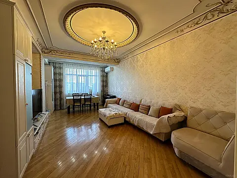 Satılır 4 otaqlı mənzil 144 m² — Bakı, İnşaatçılar 4 otaq 144.00 m²