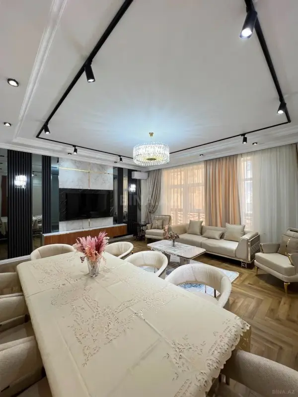 Satılır 3 otaqlı mənzil 145 m²